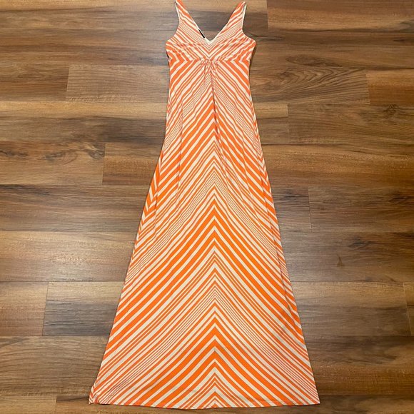 bebe Dresses & Skirts - Bebe Vneck Orange and Tan Chevron Stripe Dress Size Medium